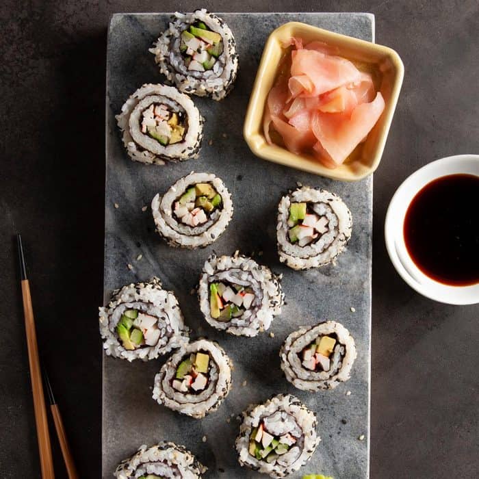 cali roll sushi