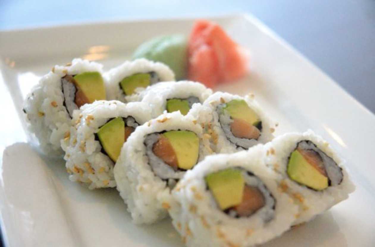 calories in avocado sushi roll