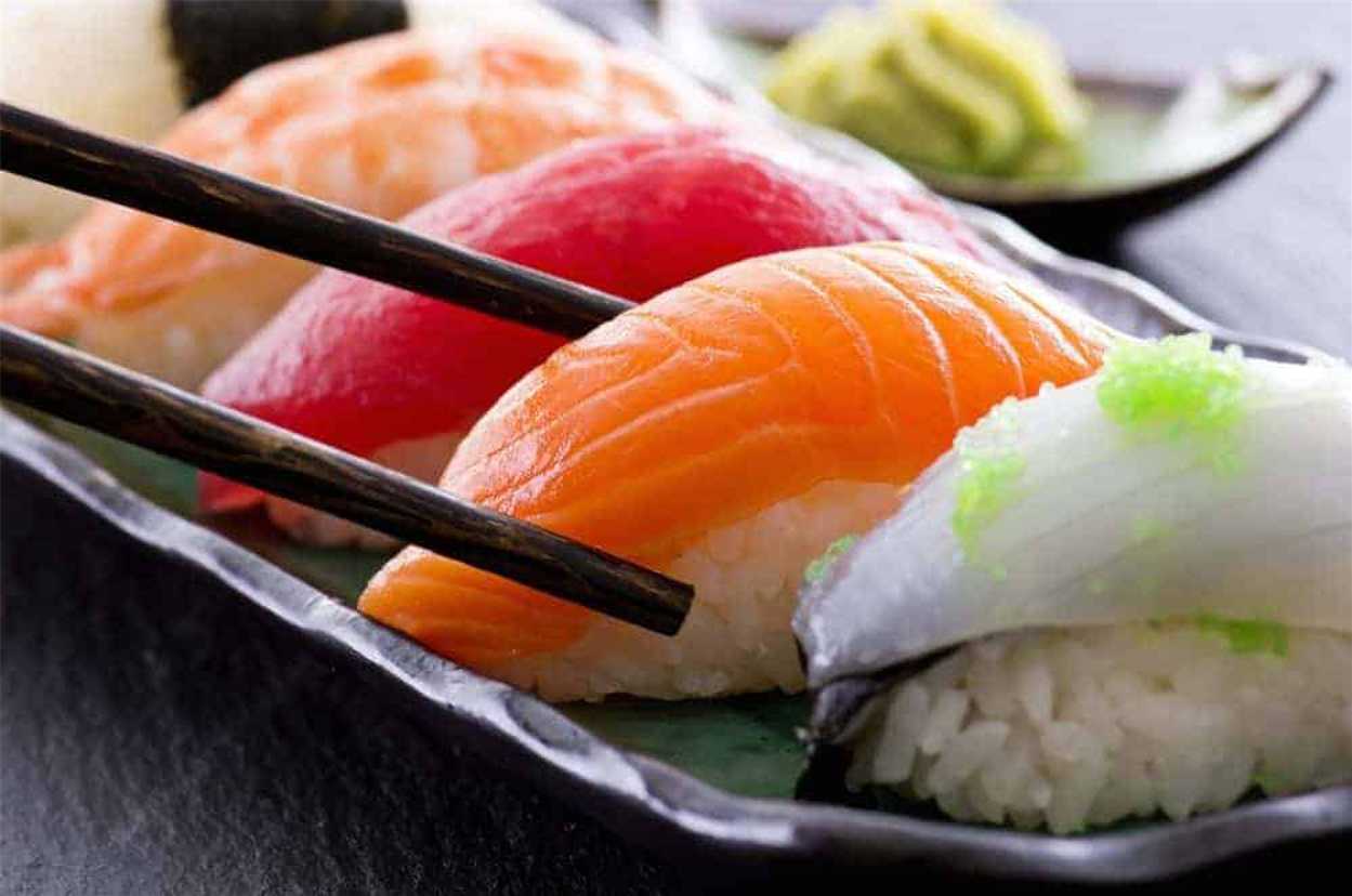 can pregnant women eat cooked sushi