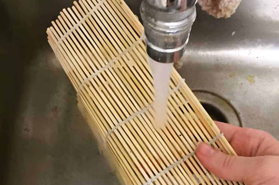 how to clean bamboo sushi mat