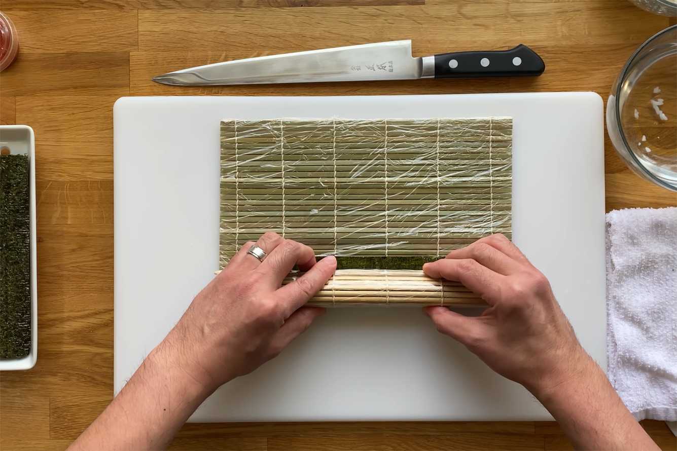 how to wrap sushi