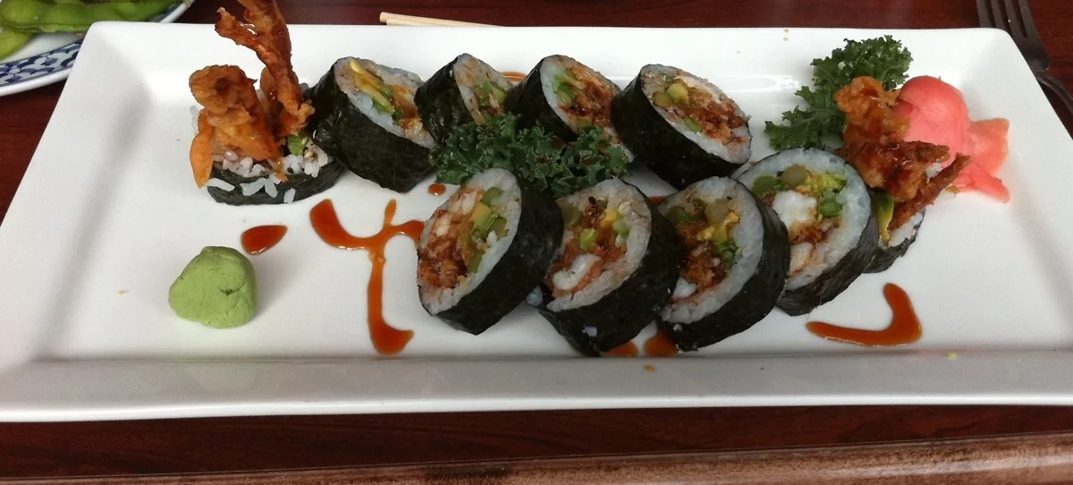 spider roll sushi