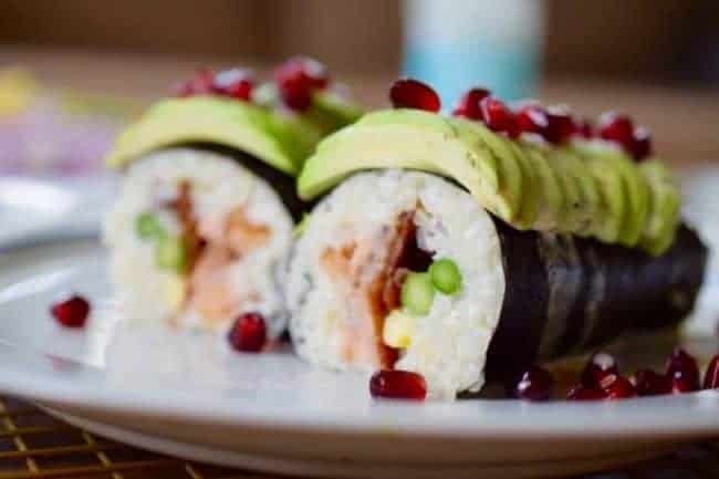 cooked salmon sushi roll