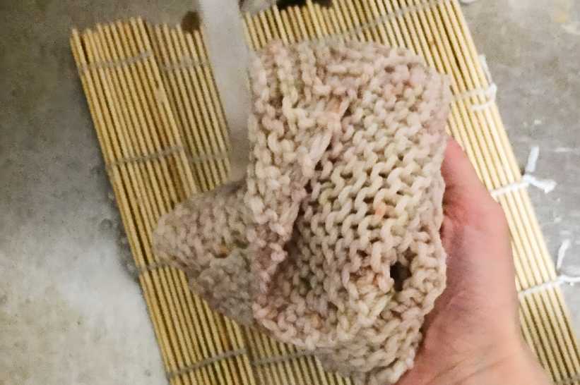 how to clean bamboo mats