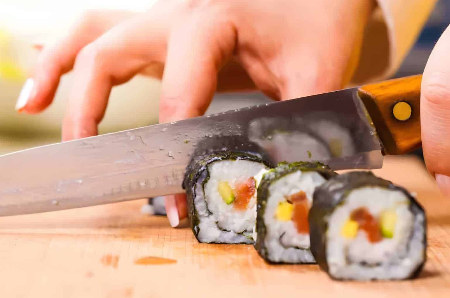 how to cut sushi