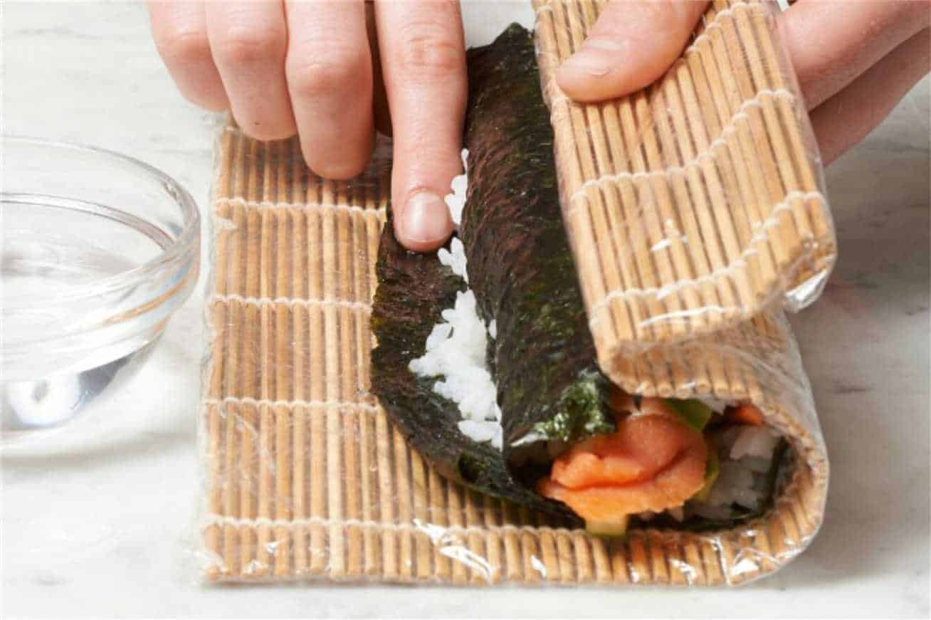 how to.roll sushi