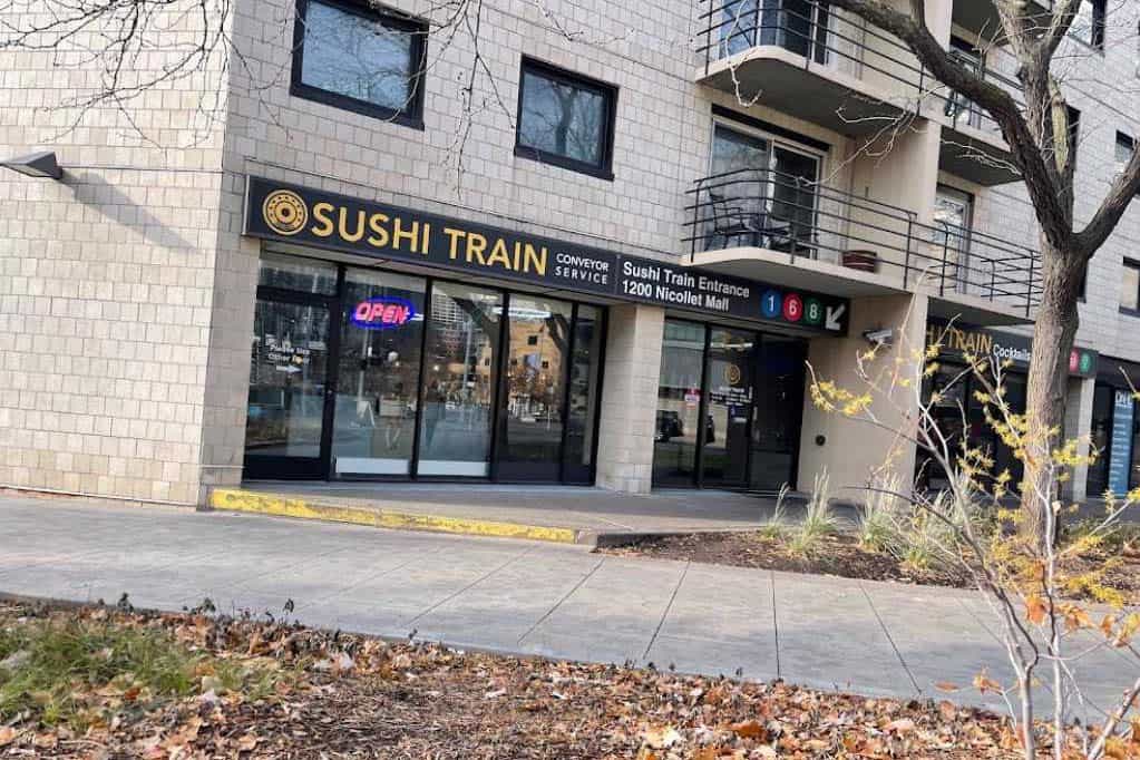 Minneapolis, MN Best Sushi Place Sushi TrainMinneapolis, MN Best Sushi Place Sushi Train