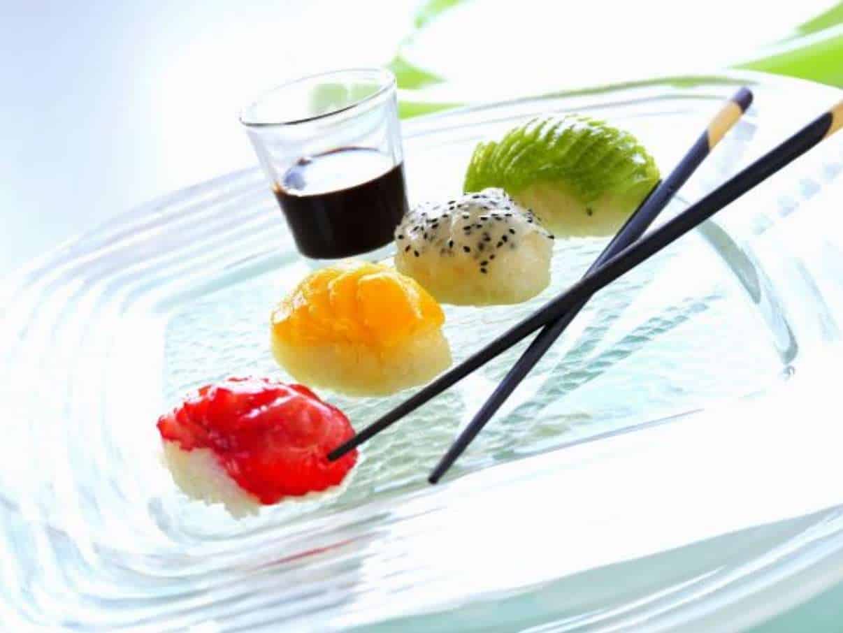 Sweet Fruit Sushi with Chocolate SauceSweet Fruit Sushi with Chocolate Sauce