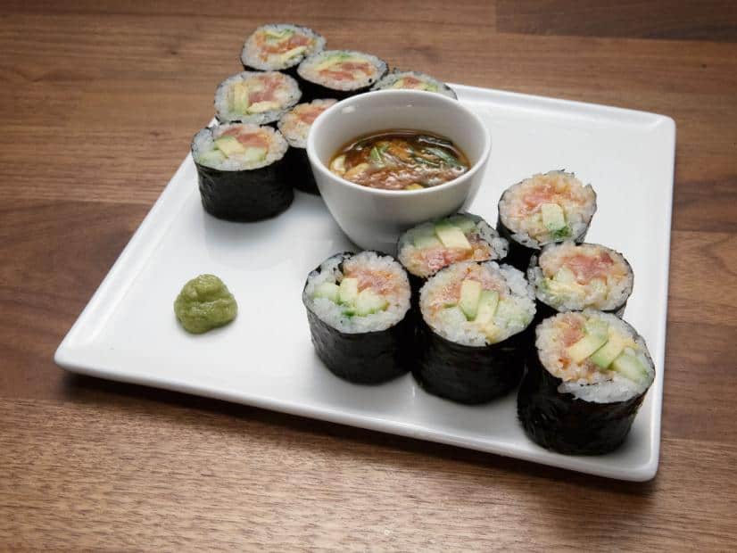 Spicy Tuna Roll with Ginger-Soy Dipping Sauce