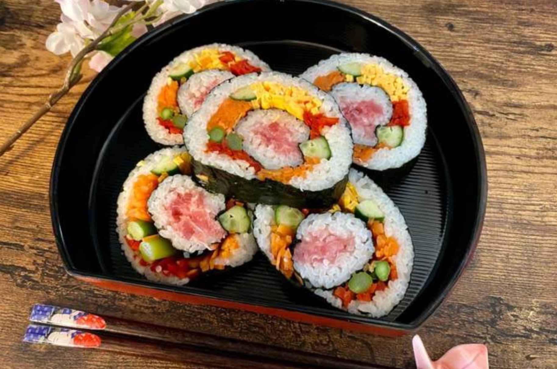 Tuna Kazari Maki Sushi